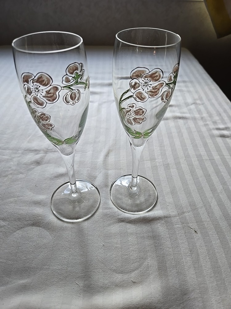 Pair Of PERRIER JOUET CRYSTAL CHAMPAGNE FLUTE PINK FLORALS 7.5 INCHES HOLDS 4...