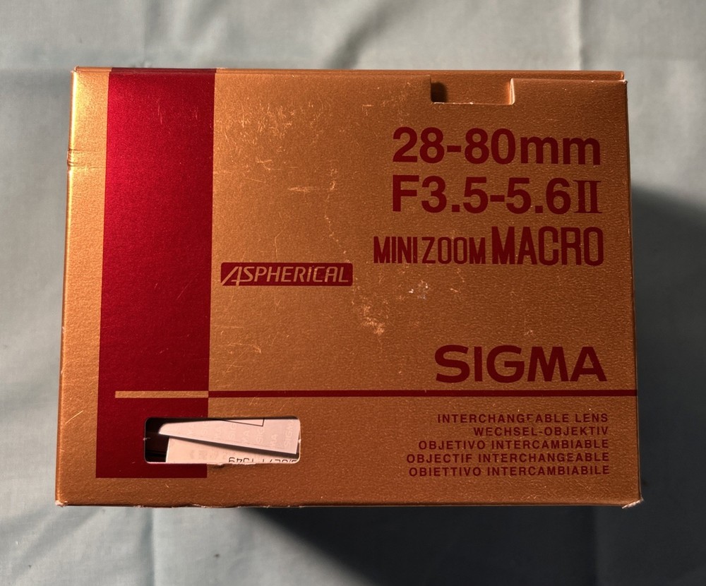 Sigma 28-80mm f/3.5-5.6 Mini Zoom Macro Aspherical Lens for Minolta