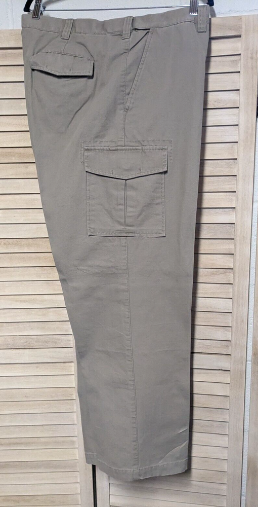 Croft & Barrow Mens 40W x32L Tan Cargo Pants Classic Fit Hidden Expandable Waist