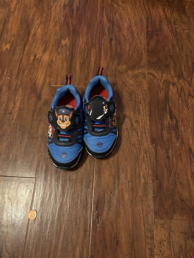Paw Patrol Light Up Shoes Size 9 Boys Has Flaw