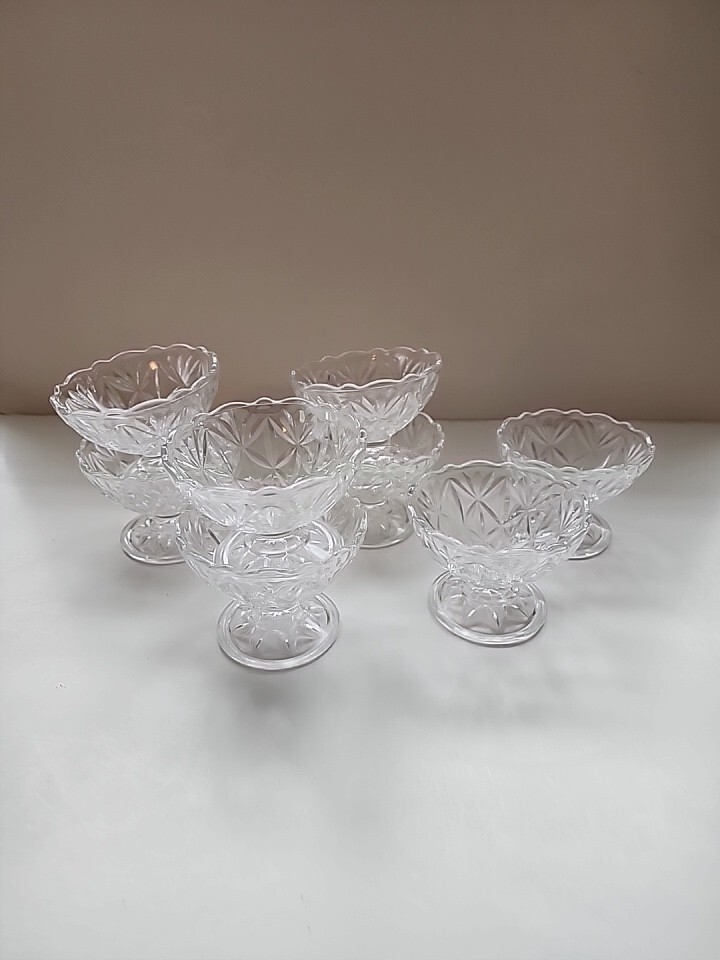 Clear 3x4 Pressed Glass Ice Cream Bowls Set of 8 Unbranded