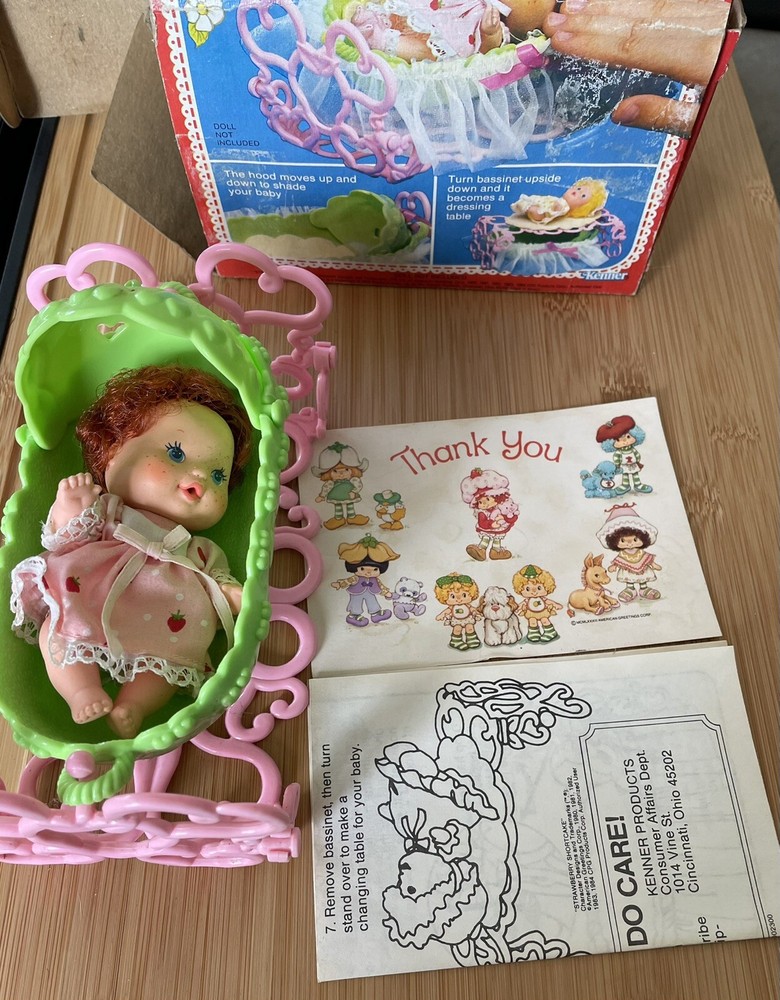 Strawberry Shortcake Berry Baby Bassinet 1984 w/Original Box & Paperwork
