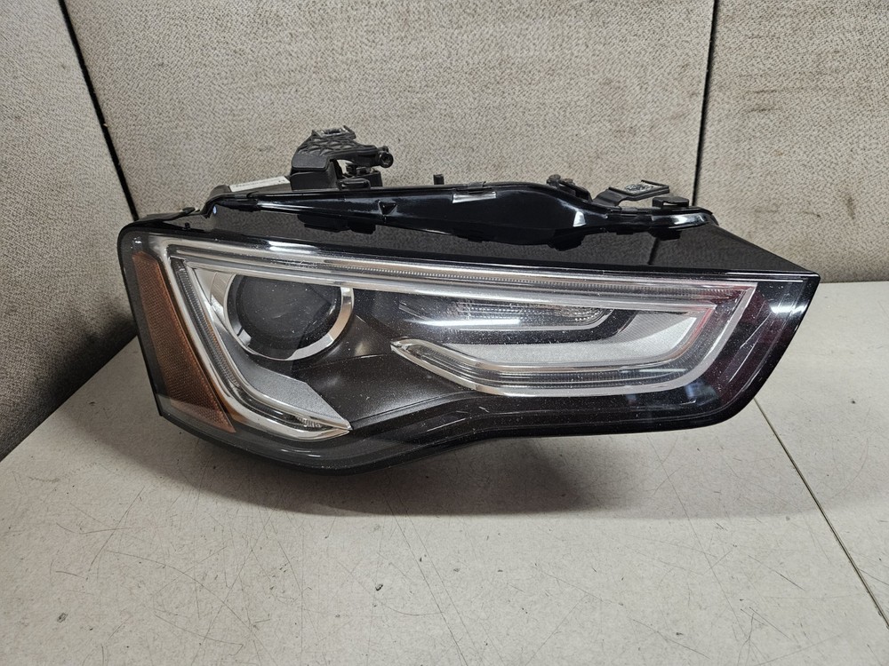 2013-2017 Audi A5 S5 RH Passenger Xenon Headlight Lamp Assembly OEM 8T0941006E