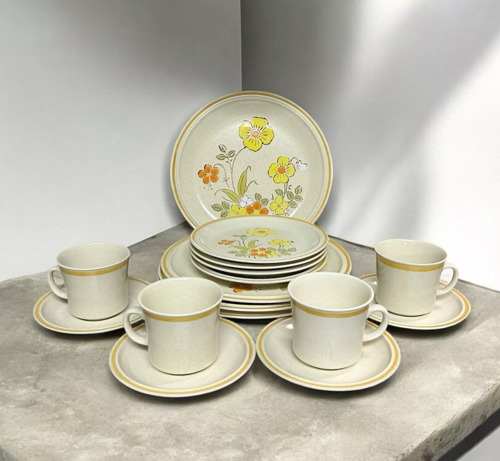 Hearthside Garden Festival Sunshine Flower Dinner Set of 16