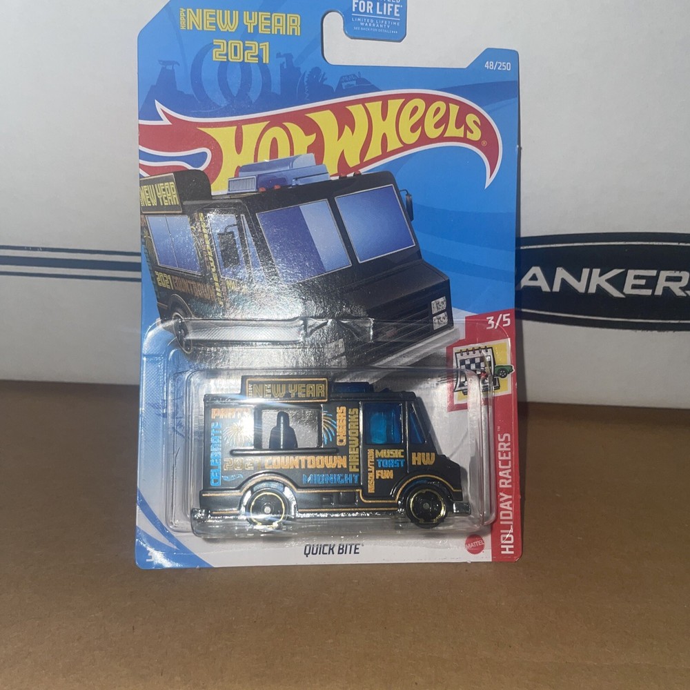 *NEW* HOT WHEELS New Years 48/250 QUICK BITE - HOLIDAY RACERS SERIES - 3/5-image