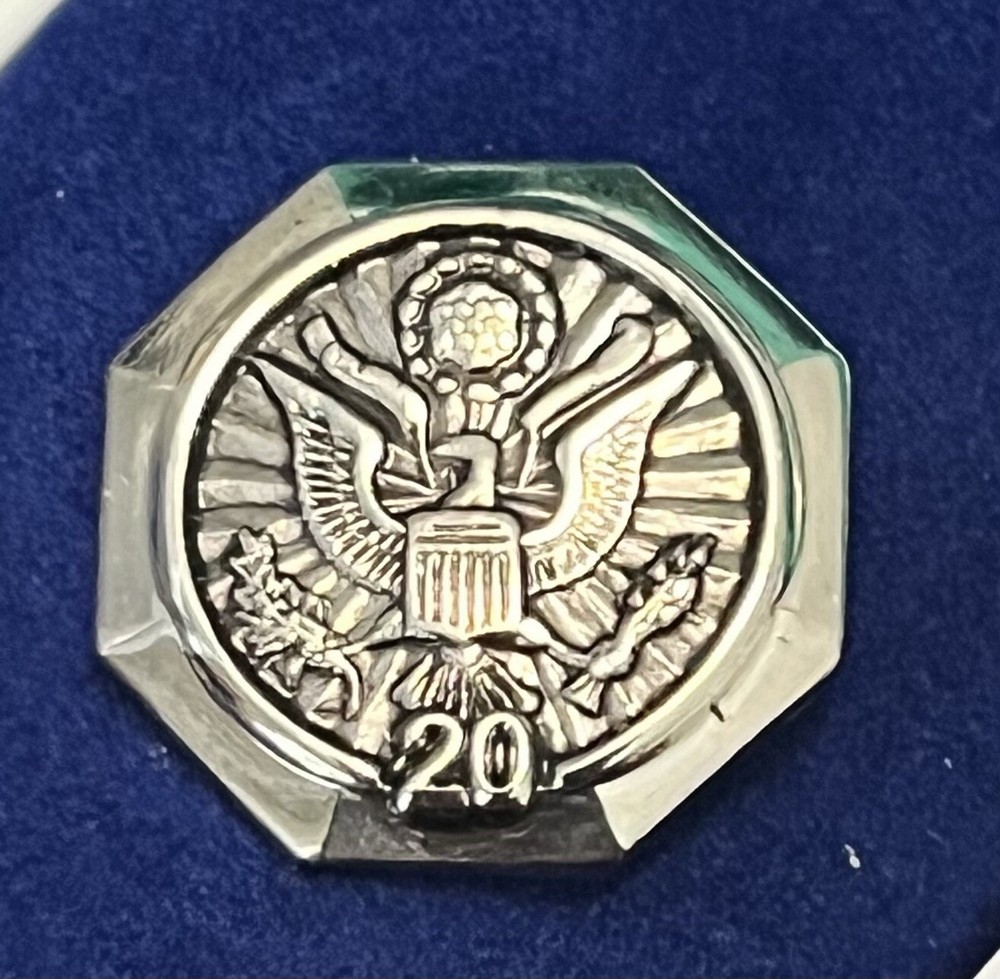 US Federal Government Military Army 20 Year Service Eagle Lapel Pin In Box