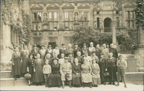 Ansichtskarte Heidelberg Schloß Personengruppe (b117) -I