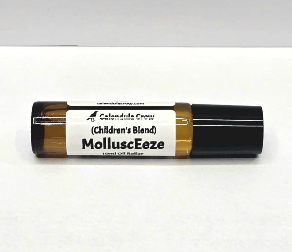 Kids MOLLUSCEEZE Essential Oil Roll-On 10ml for Skin Support