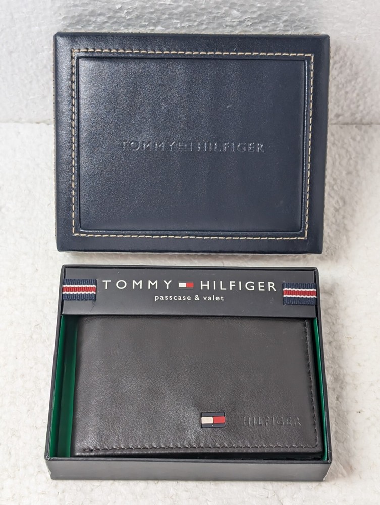 Tommy Hilfiger Mens Leather Passcase Valet Wallet Brown Brand New with Box