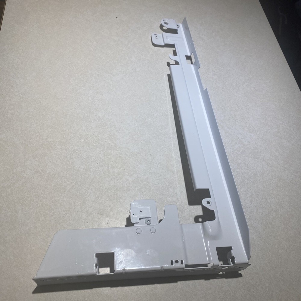 LG Refrigerator: Freezer Drawer Left Rail Connector MCD62466804