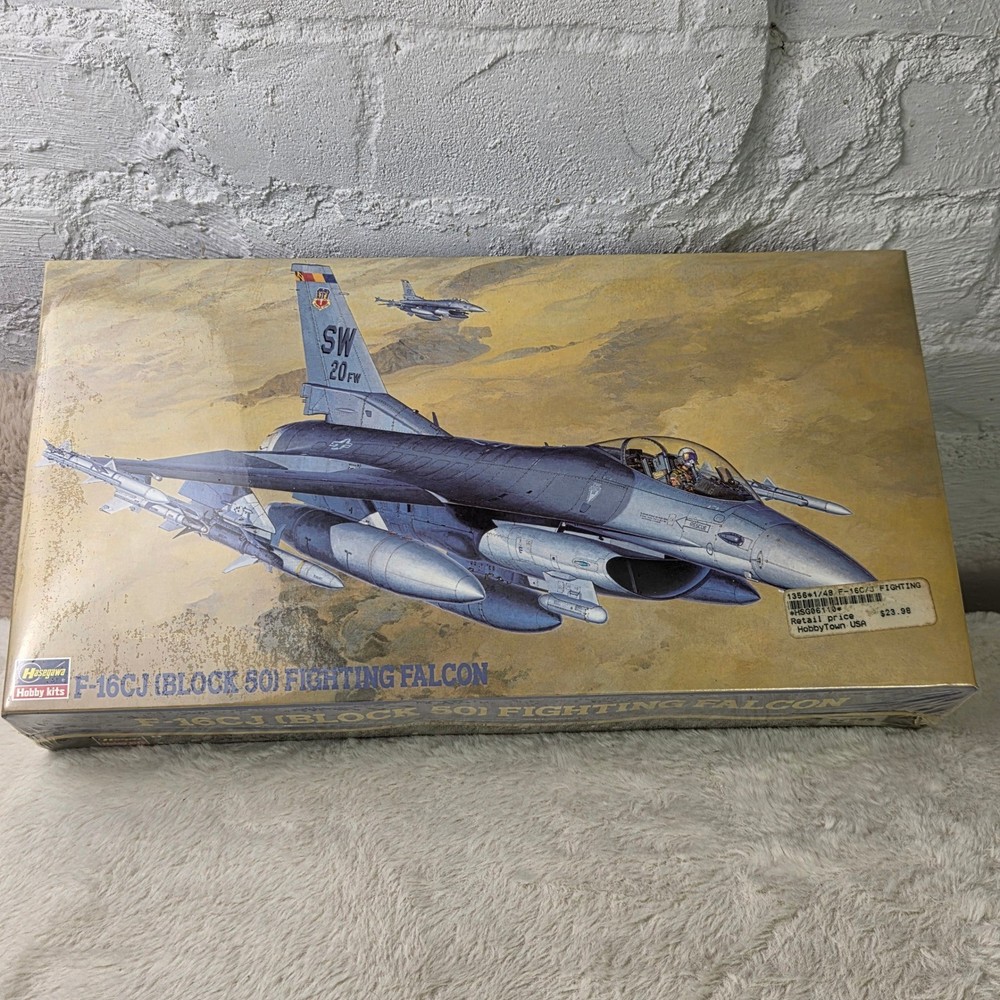 Hasegawa F 16CJ Block 50 Fighting Falcon 1:48 Scale Model Kit V10 06110 New