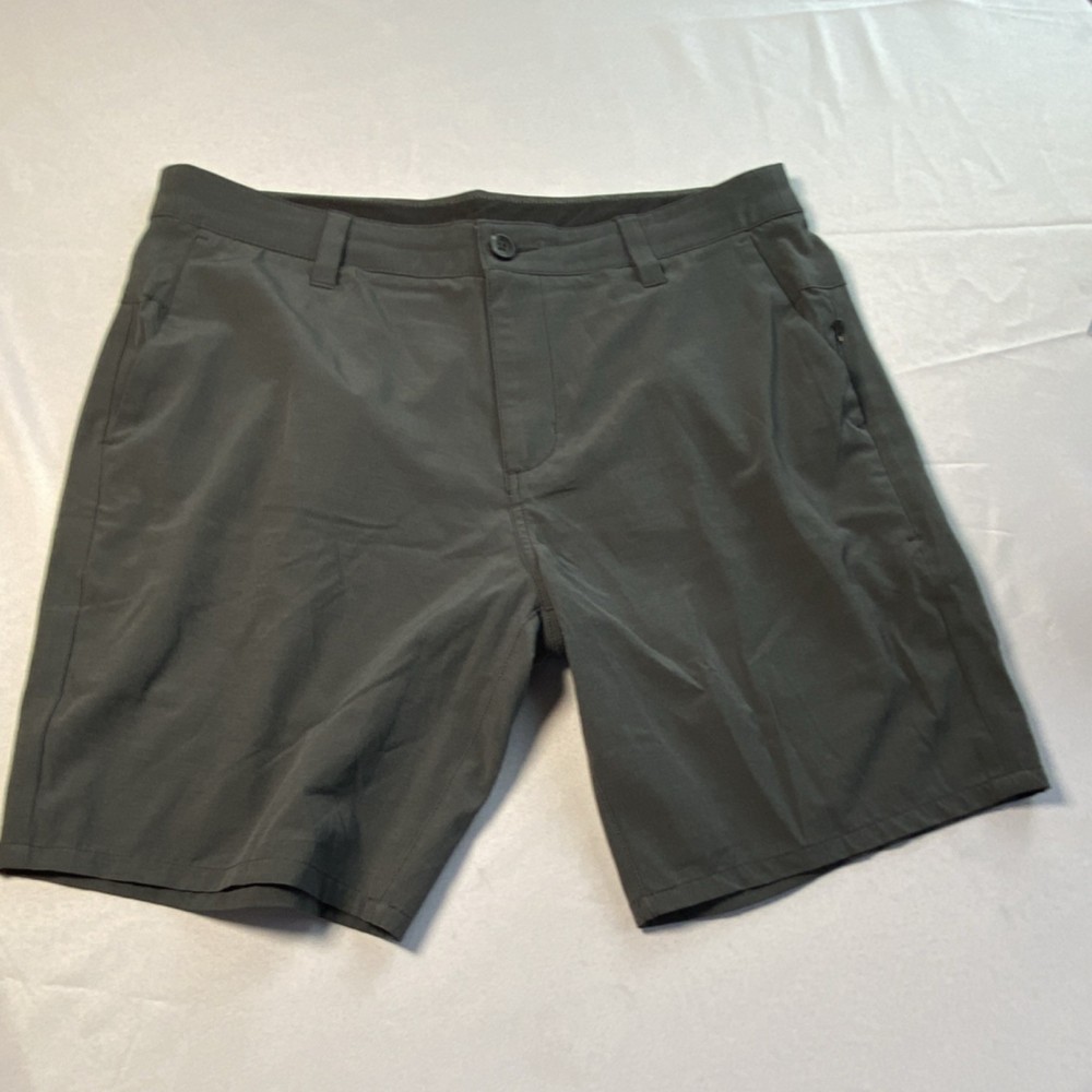 Vuori Men's Athletic Shorts Gray Zip Closure Stretch Size S