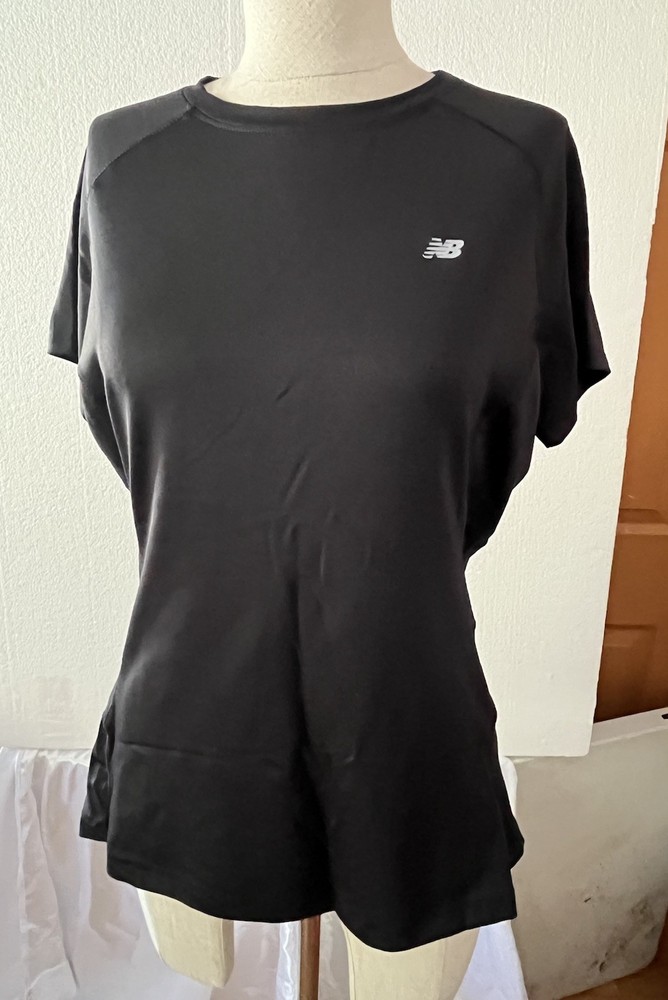 New Balance Yoga Top Women’s Size Large Black Athletic Top Workout Shirt
