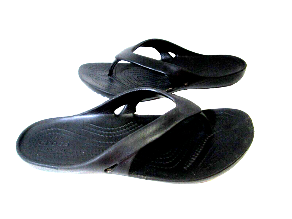Sandalias de goma CROCS Iconic Comfort negras con tanga para mujer talla 9 usadas en excelente estado