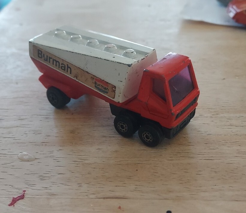 Vintage Matchbox Superfast 1973 Freeway Gas Tanker No 83