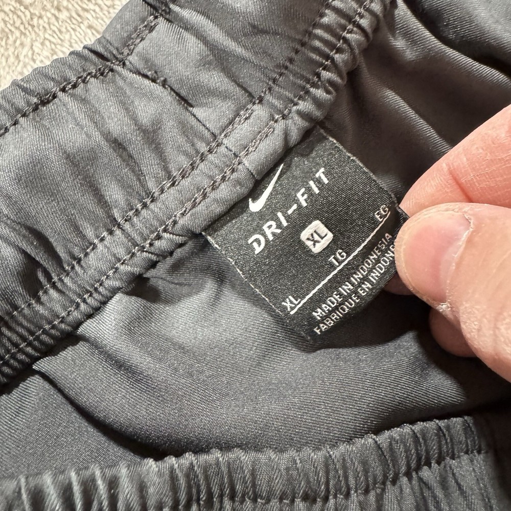 Nike Men XL Gray 30 Tapered Windbreaker Woven Training Track Pants