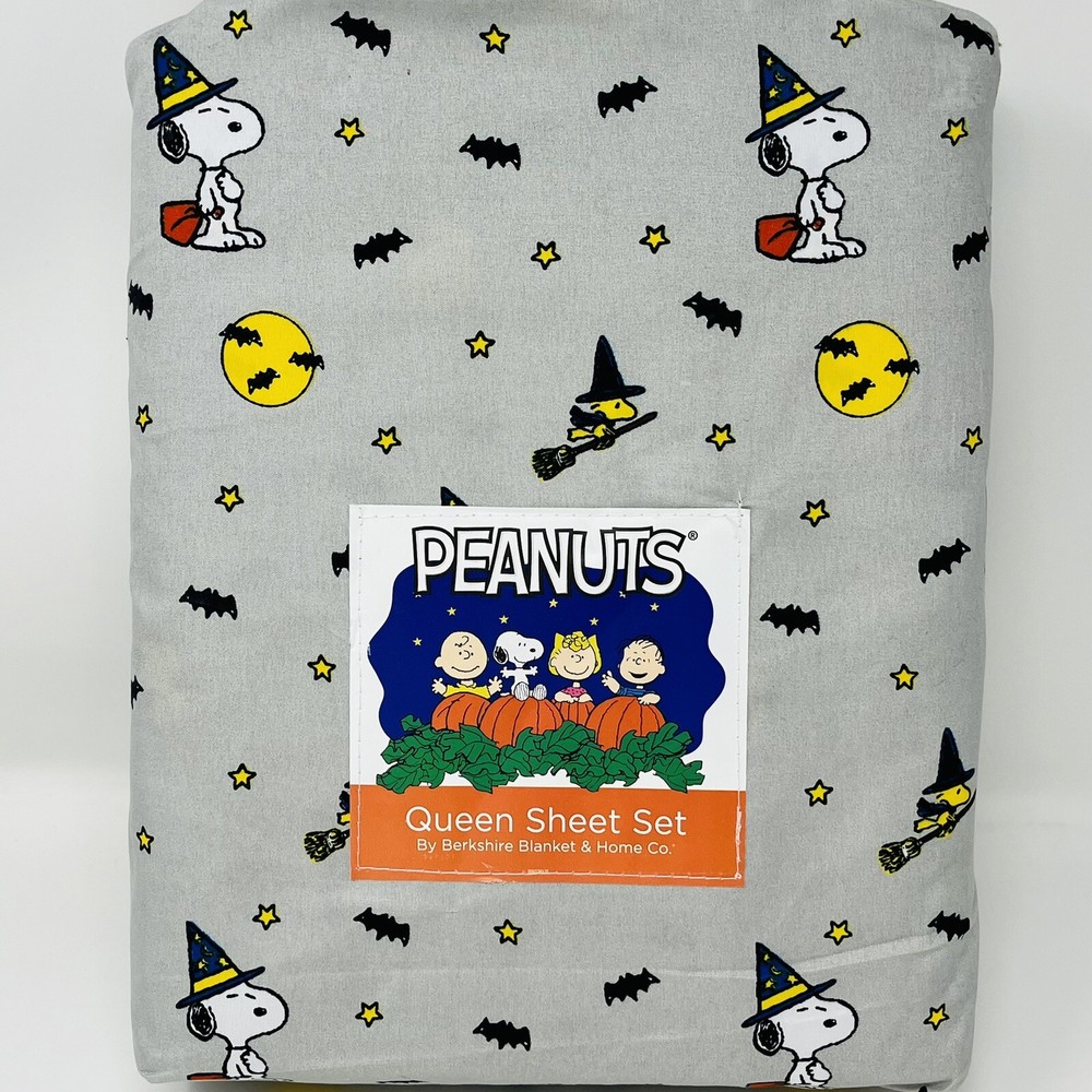 PEANUTS Snoopy QUEEN SHEETS SET Woodstock Halloween Witch On Broom Bats Moon NEW
