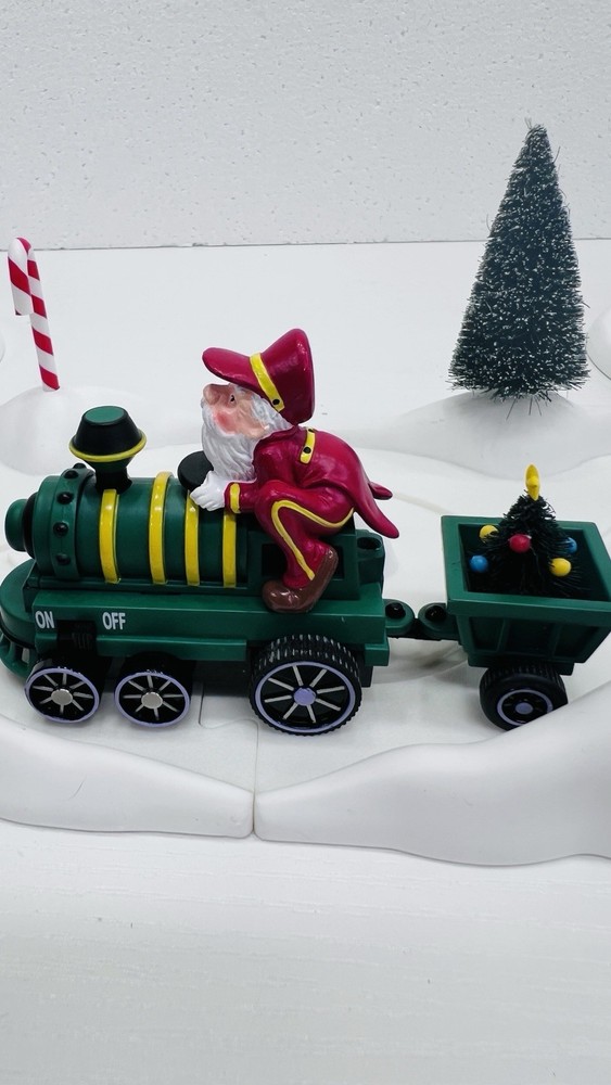 Dept 56 Village Accessories “North Pole Animated Train With Track” Excellent !