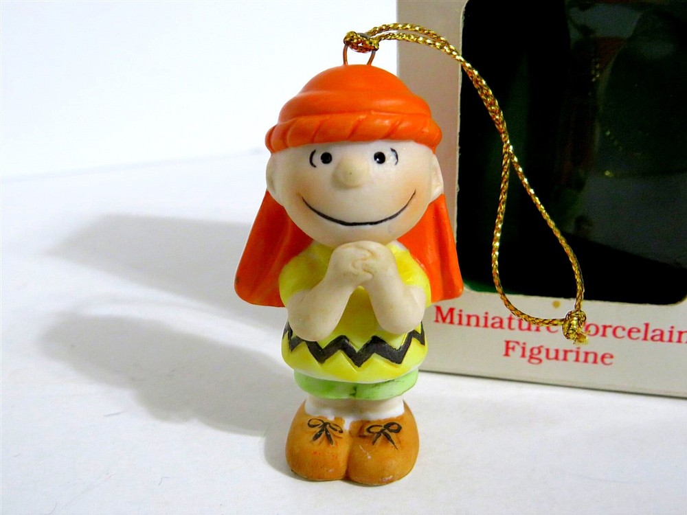 Vintage Snoopy Peanuts Charlie Brown Porcelain Christmas Ornament 1990 Willitts