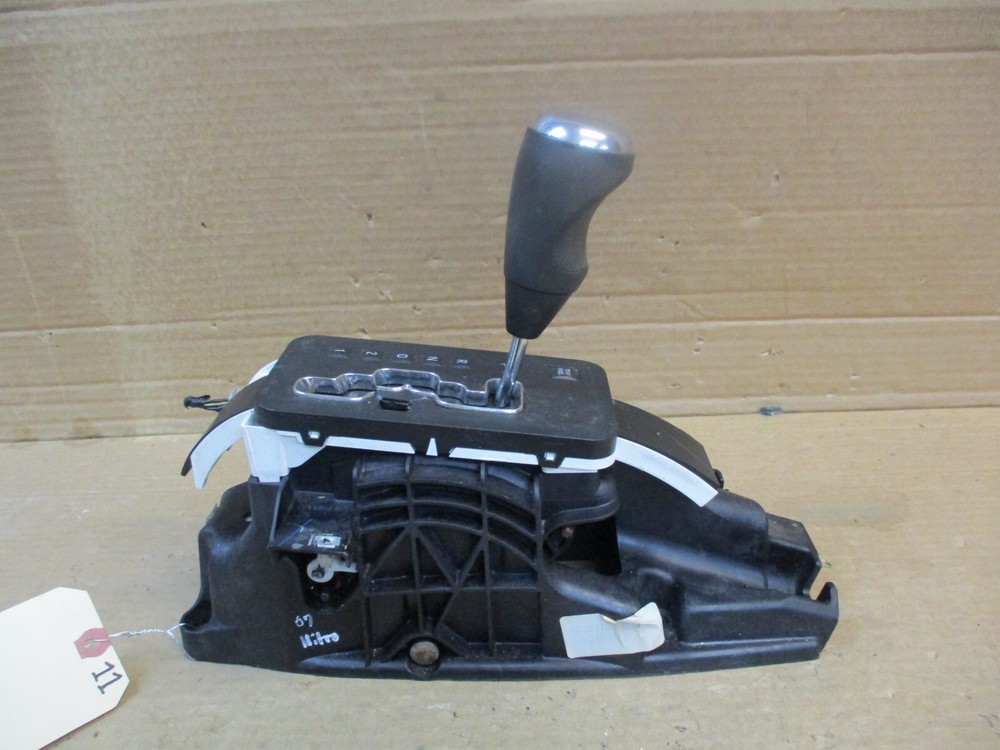 07-11 Dodge Nitro Automatic Transmission Shift Gear Shifter Knob Handle Assembly
