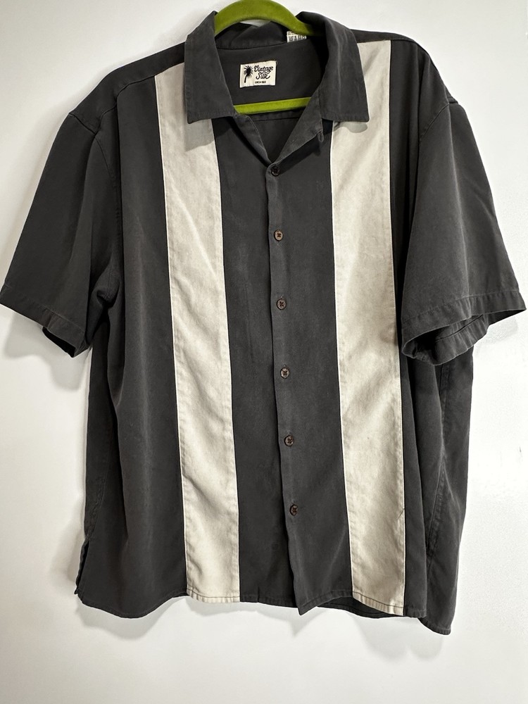 Vintage Silk Circa 1969 100% Silk Men’s Button Down Gray Large Cream Stripes. XL