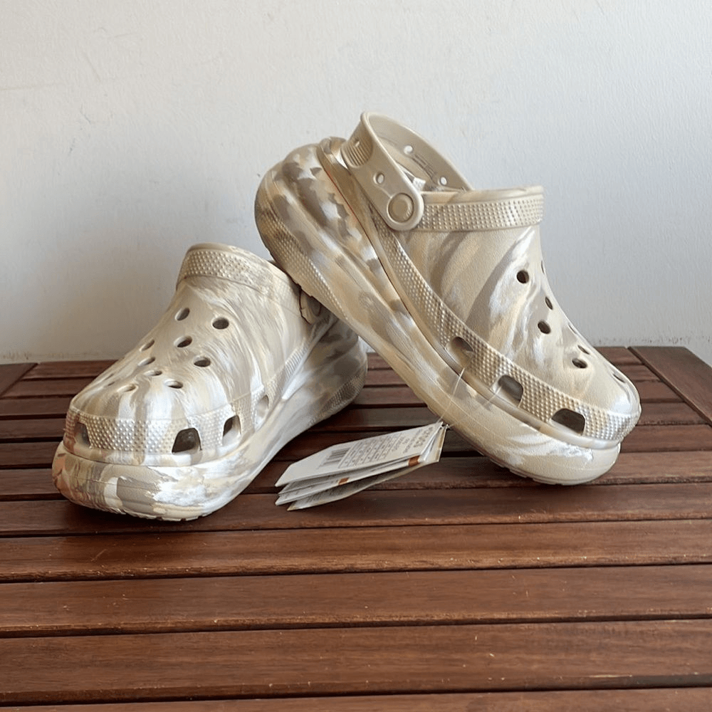 NWT Crocs Classic Crush Marbled Clog Women’s 8 Men’s 6