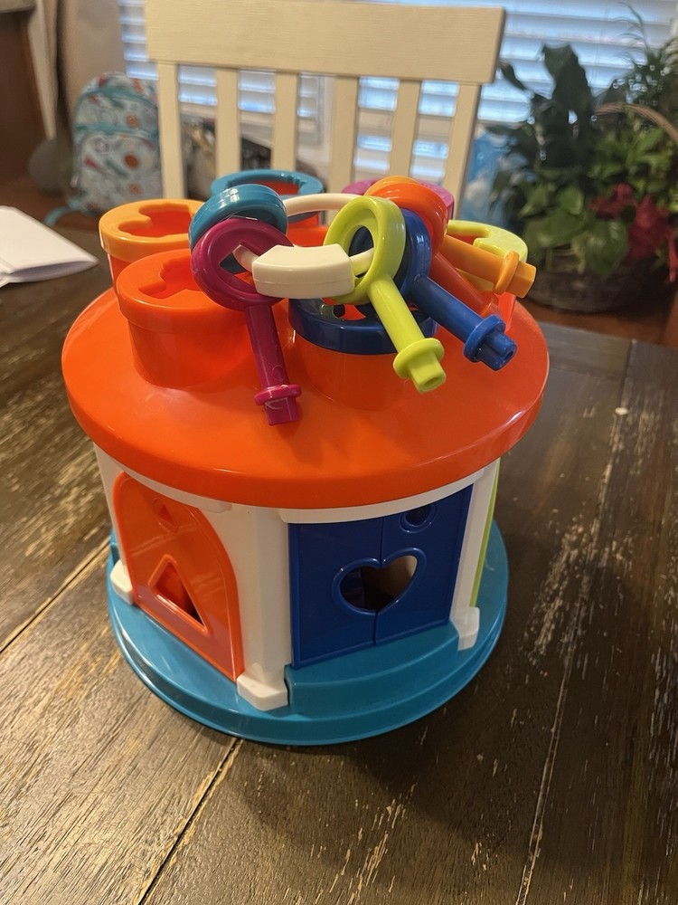 Battat Shape Sorter House Toy Color and Shape Sorting Toy 6 Keys 12 Shapes