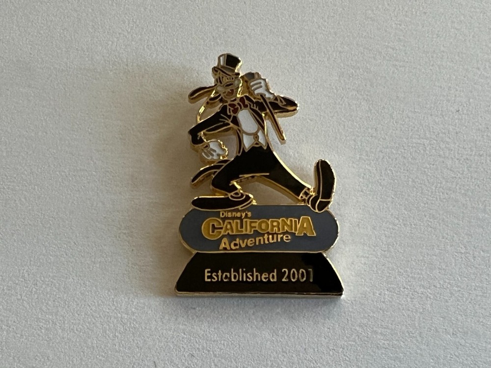 DCA - Established 2001 Formal Series Goofy Retired Disney Pin 4656