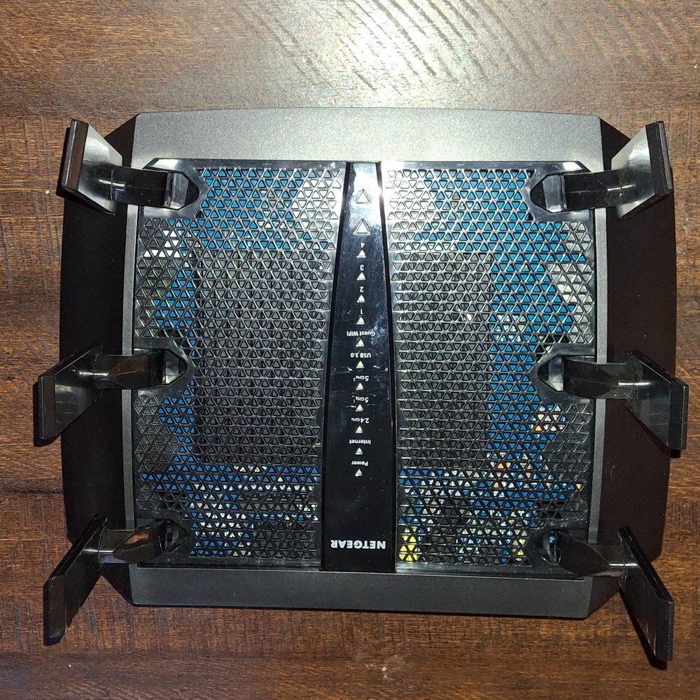 NETGEAR R7960P-100NAS Nighthawk X6S AC3600 Tri-Band WiFi Router Only - Working