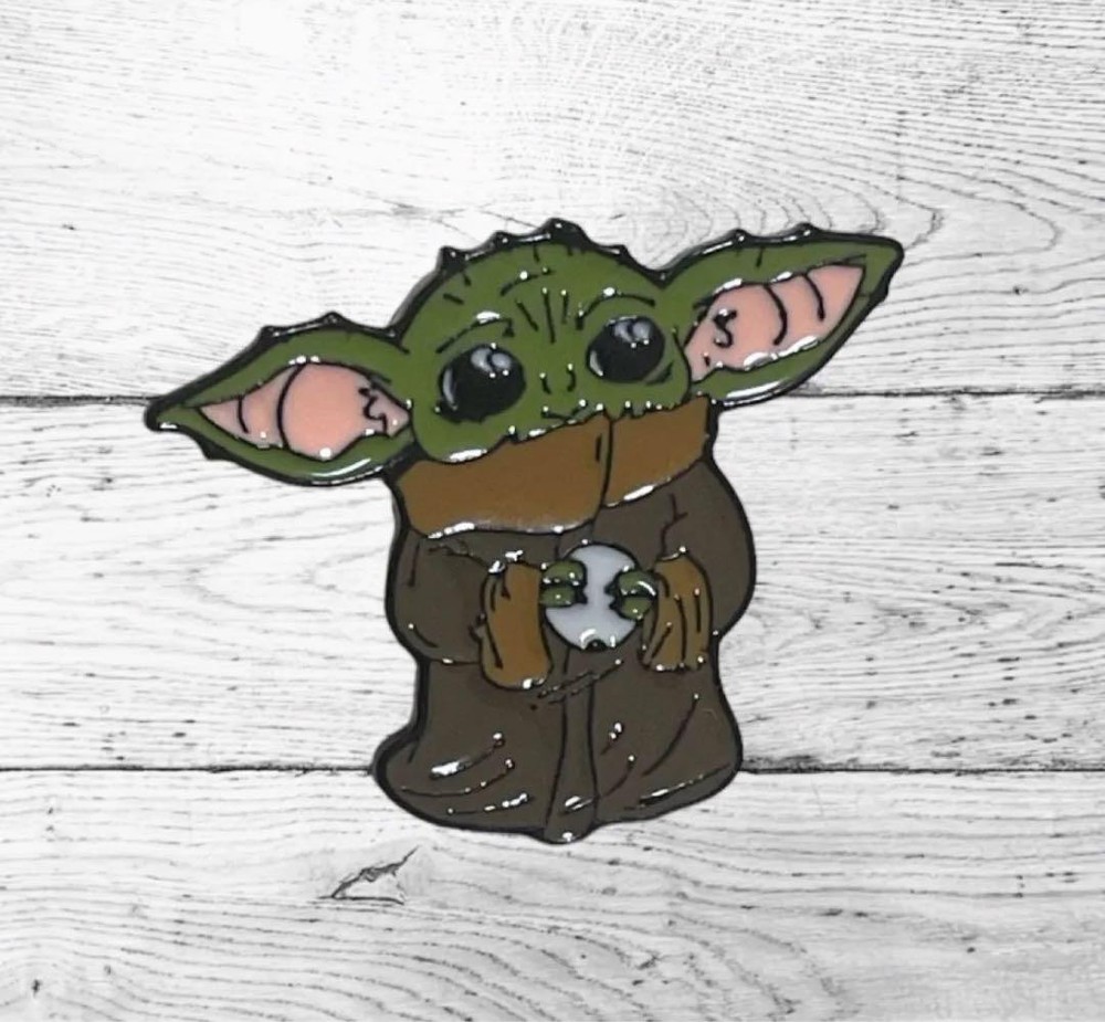 Star Wars Yoda Themed Pin Badge Brooch Unique Movie Collectible