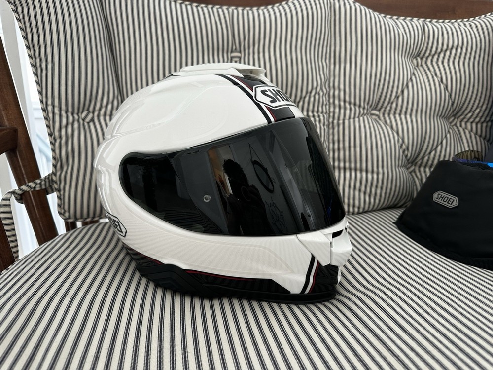 SHOEI GT-AIR 2 size M with Sena SRL-2, tinted/clear visor. No SRL-Mesh