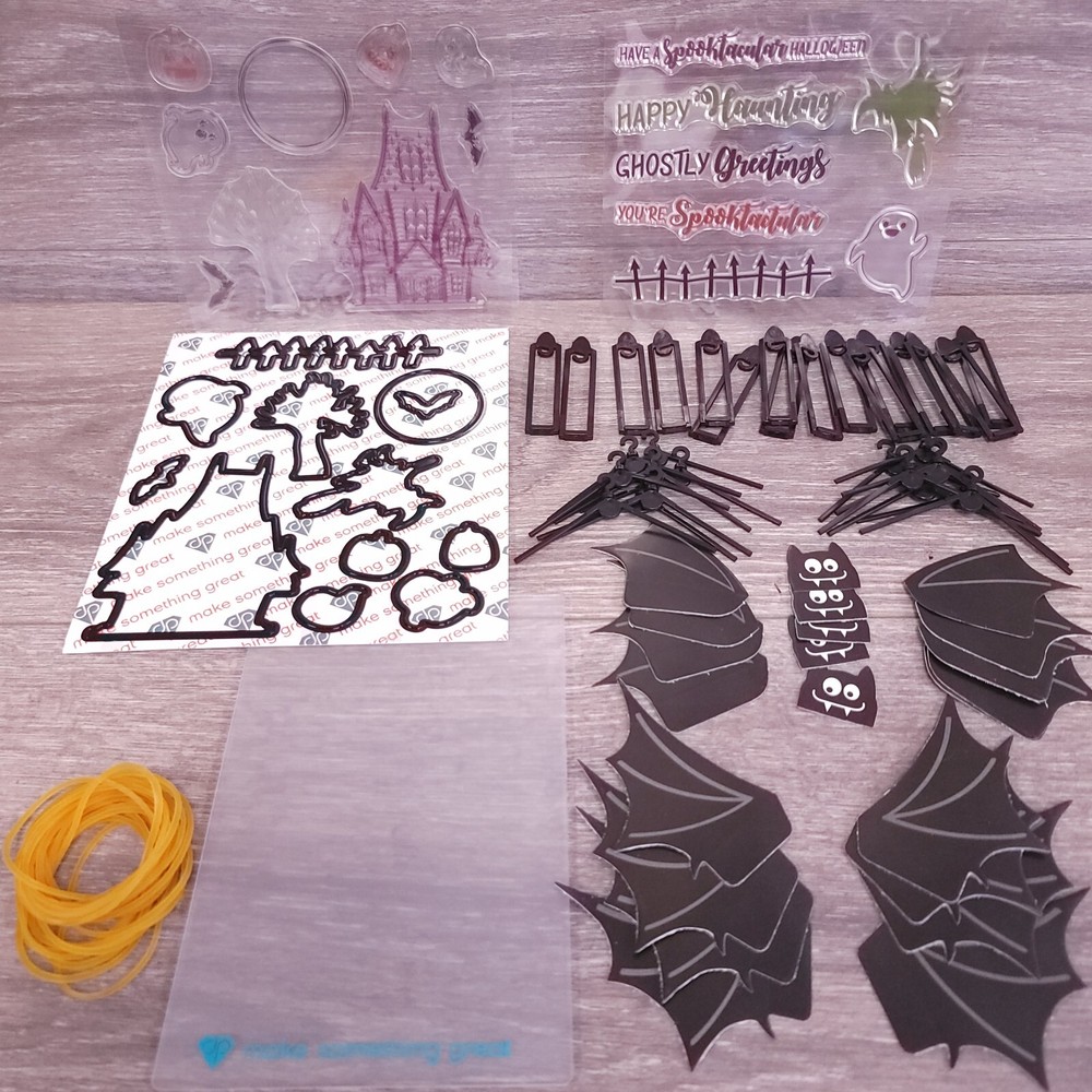 Diamond Press Interactve Bat Flyer Kit Die and Stamp Card Making Set