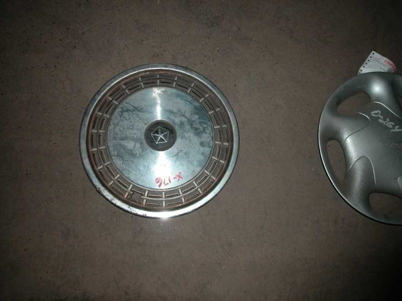 83 84 85 RELIANT WHEEL COVER 44 SLOT TYPE