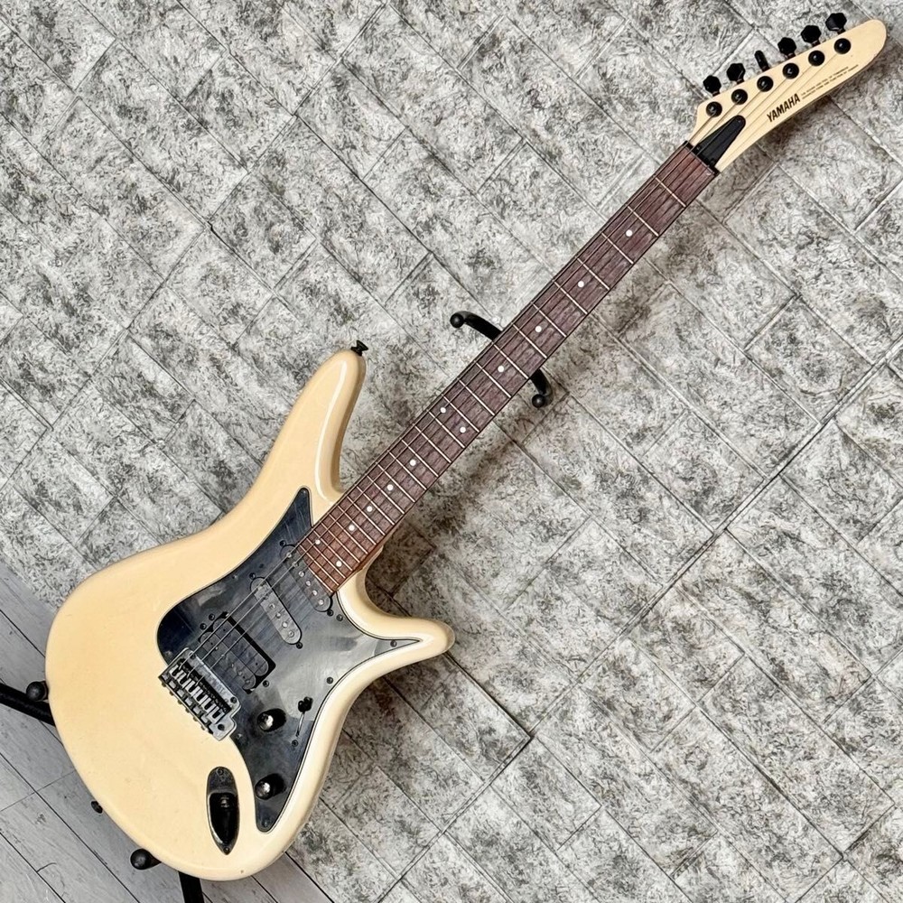 YAMAHA Model MG-Ⅲ R Original Shape Color White  Electric Guitar From JAPAN