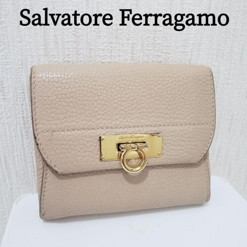 Salvatore Ferragamo Beige Leather Bi-fold Compact Wallet 2512