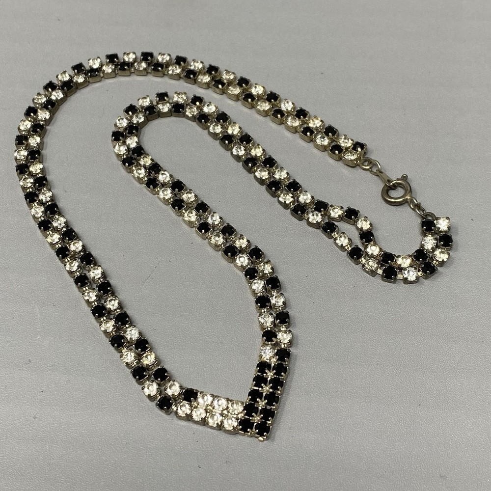 Vtg Rhinestone Necklace Black White V Point Prong Set Pave Spring Ring Collar 17