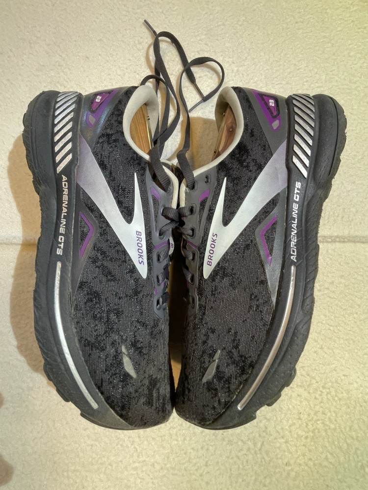 Brooks Adrenaline GTS 23 Running Shoes Women's Size 9 D Wide Gray Athleisure