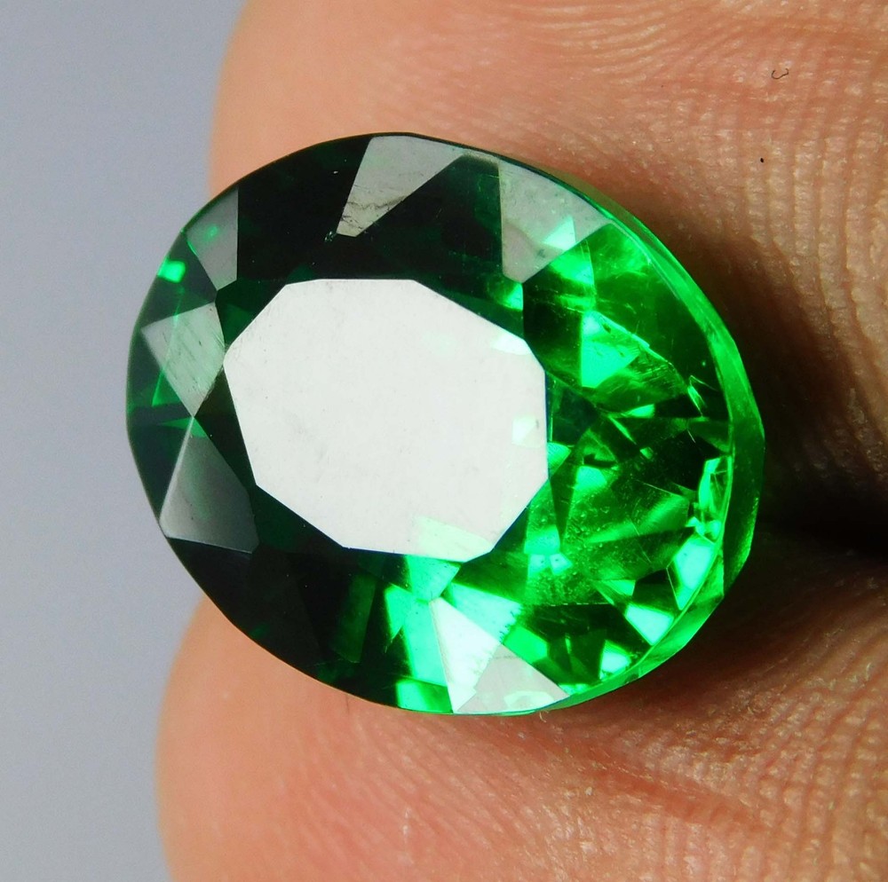 10.70 Carat Natural Tsavorite Oval Cut Green Garnet Loose Gemstone Certified