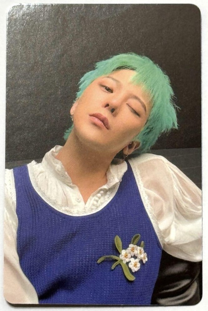 G-DRAGON Übermensch MEDIA EXHIBITION POP UP LUCKY DRAW OFFICIAL PHOTO CARD