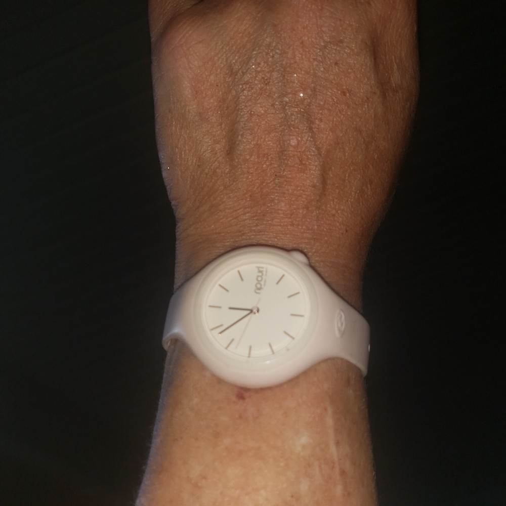 Watch Ripcurl 100m/330ft pale pink classic surf  working condition new battery