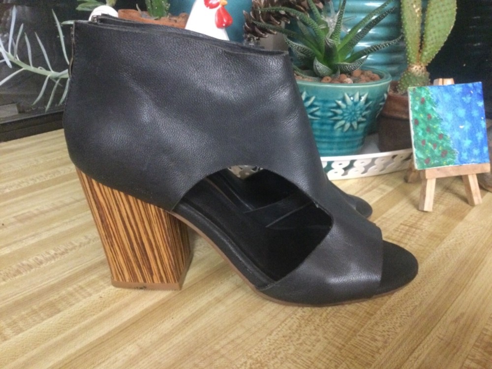 Antelope Black Leather Sandal Shoes block heel   Womens size 41  9.5/10