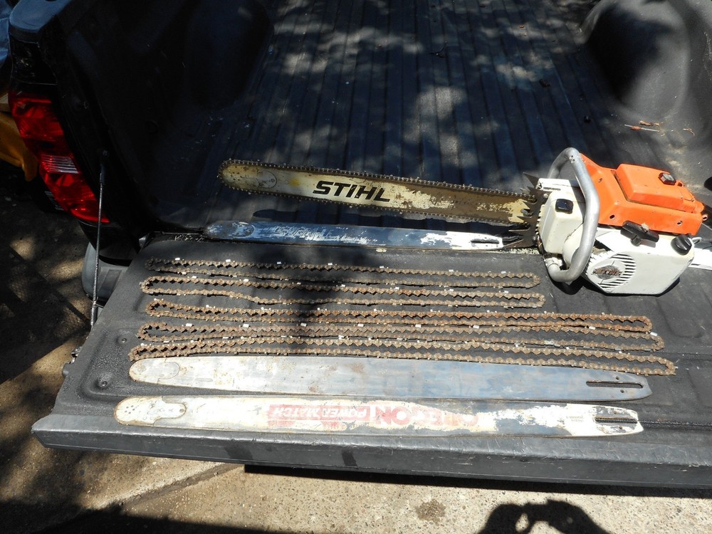 Vintage Stihl 051 AV Chainsaw Parts with Full Wrap Handle Bars & Chains