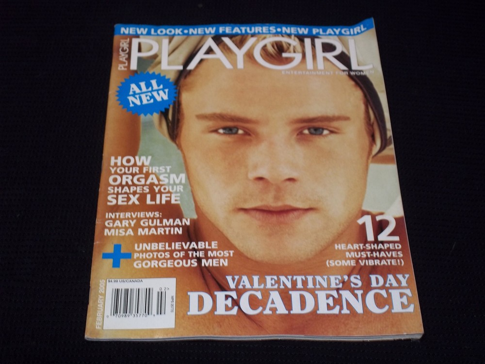 2005 FEBRUARY PLAYGIRL MAGAZINE NICE COVER & CENTERFOLD - H 4418