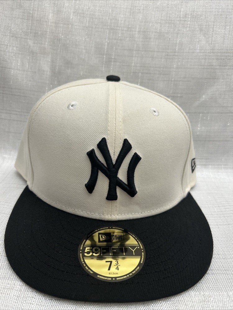New Era 59FIFTY MLB New York Yankees Logo Black Fitted Hat - Size 7 3/4
