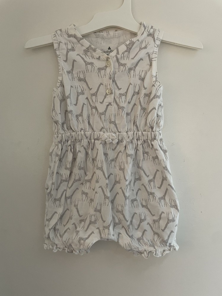baby Gap Girls Allover Giraffe Print 100% Cotton Cinched Waist Romper White 6-9M