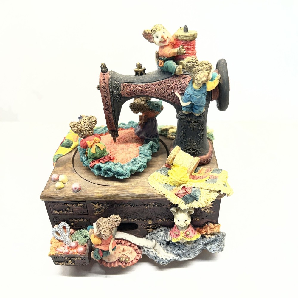 Vintage Sewing Machine Mice Music Box “My Favorite Things” Resin – Working