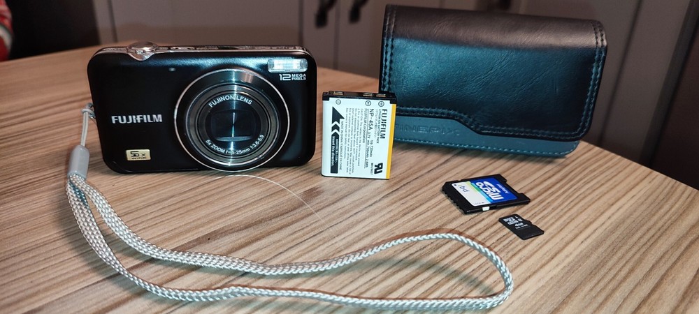 Fujifilm FinePix JX220 Black 12MP Digital Camera with Memory Card Tested