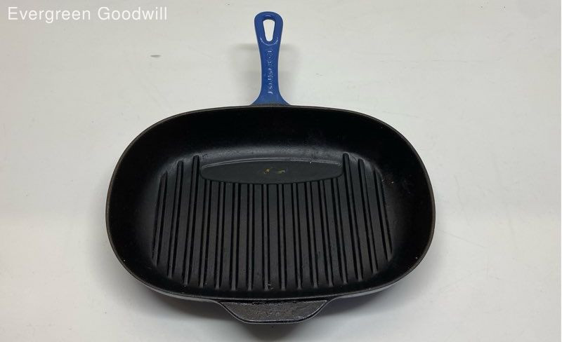 Le Creuset 12-Inch Blue Rectangular Cast Iron Griddle Pan for Versatile Cooking