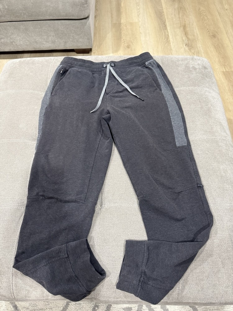 Lululemon Men’s Large Cuffed Joggers with Pockets in Black and Gray