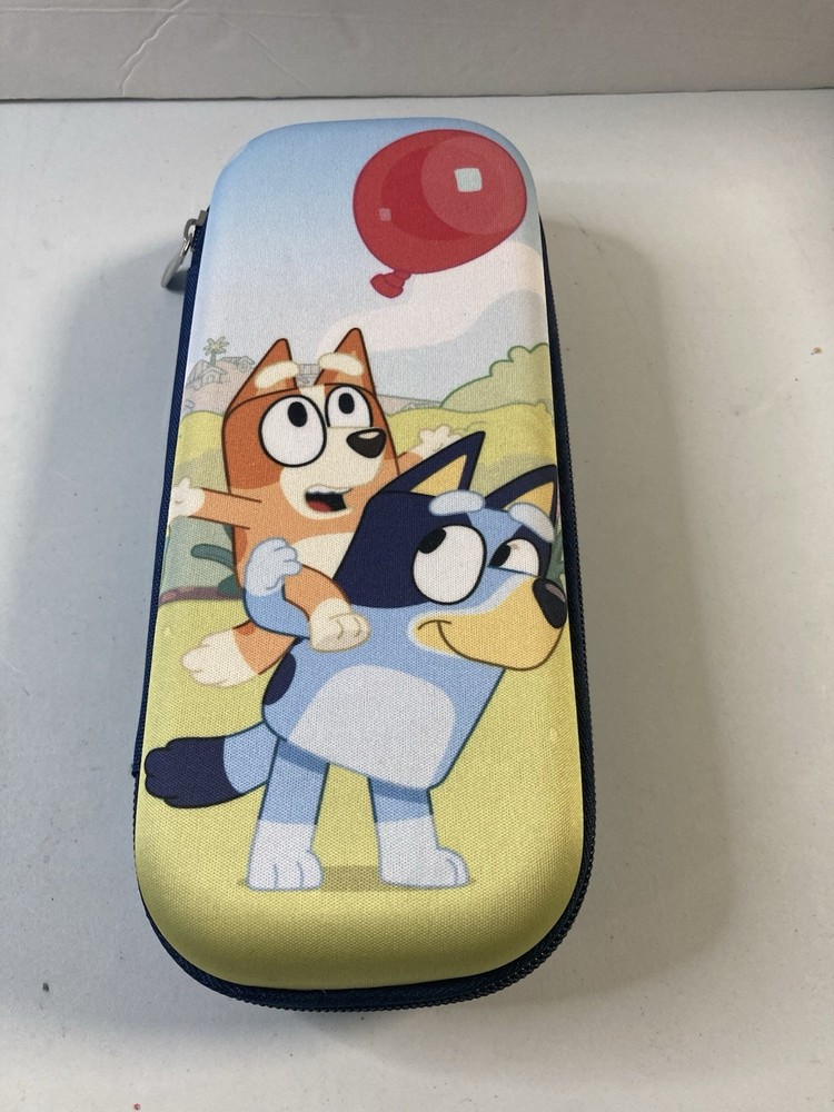 UNISEX/KIDS BLUEY/BINGO WITH RED BALLOON MOLDED ZIP AROUND PENCIL/PEN CASE